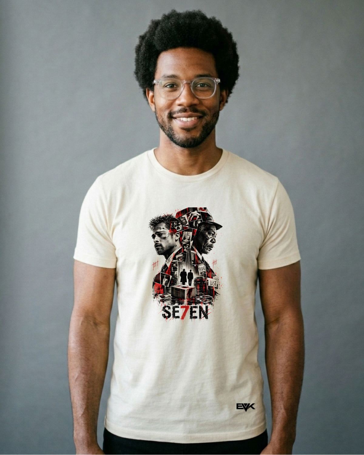 Camiseta Off-White Se7en – Mills & Somerset Character Collage