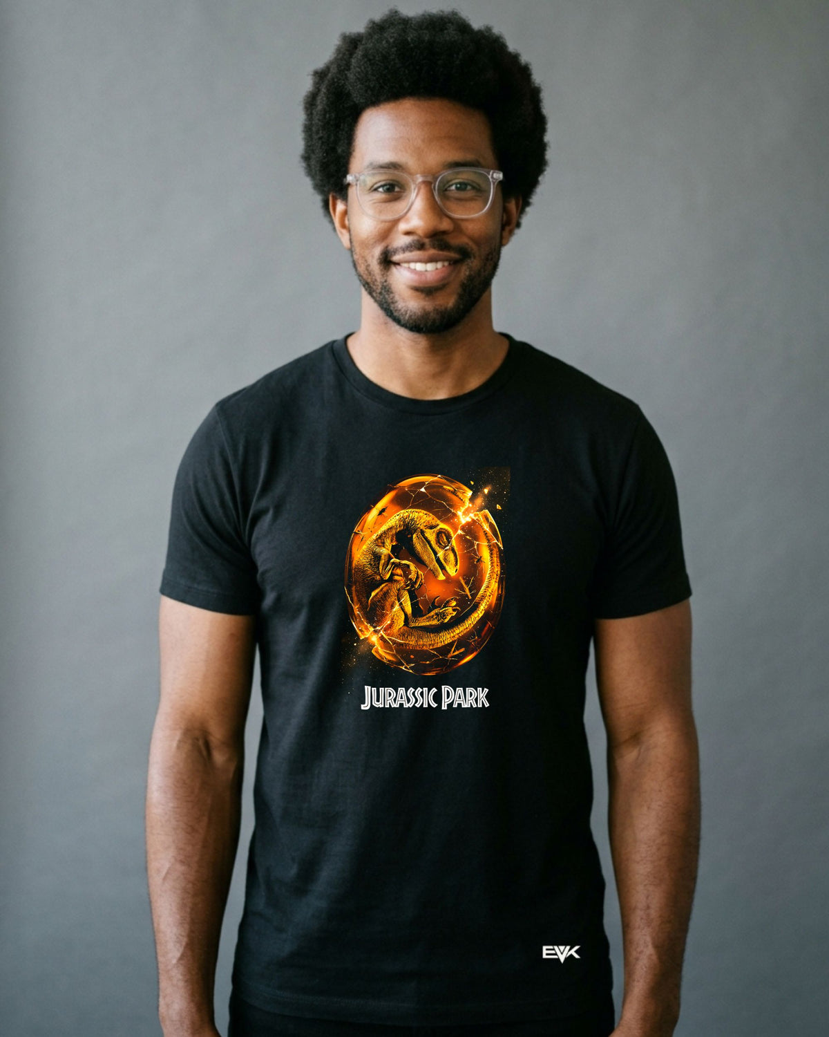 Camiseta Jurassic Park – Raptor Amber Egg Tee