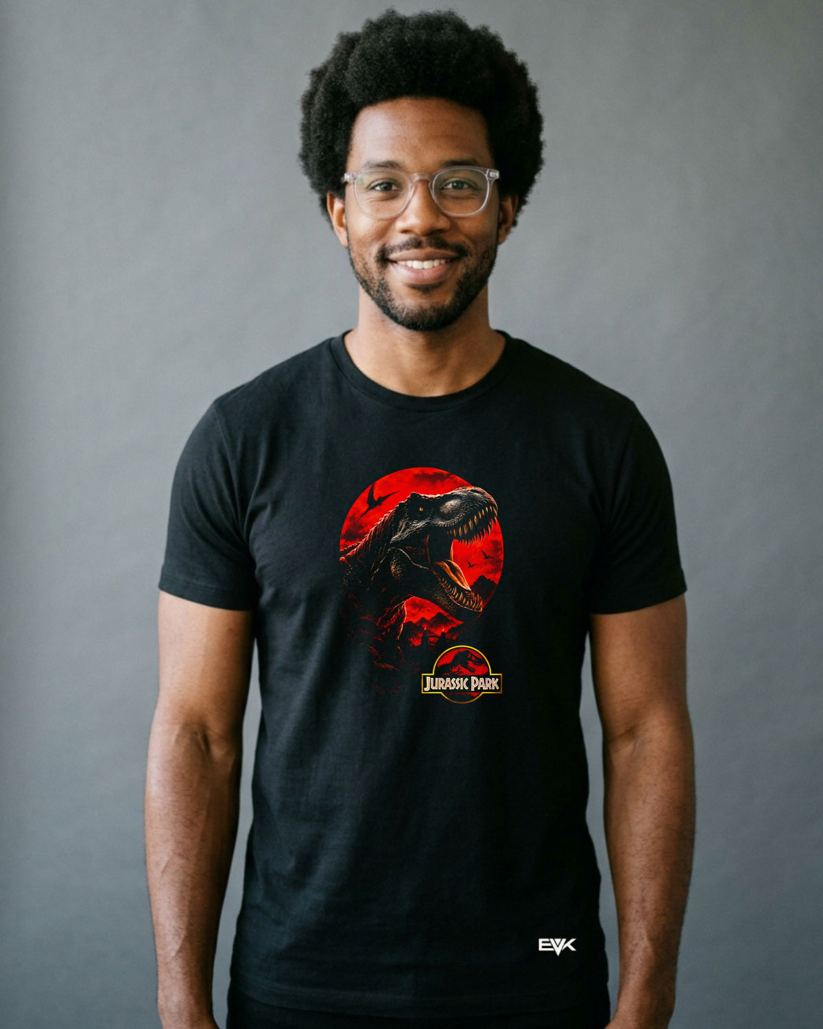 Camiseta Jurassic Park – T-Rex Roaring Moon Graphic