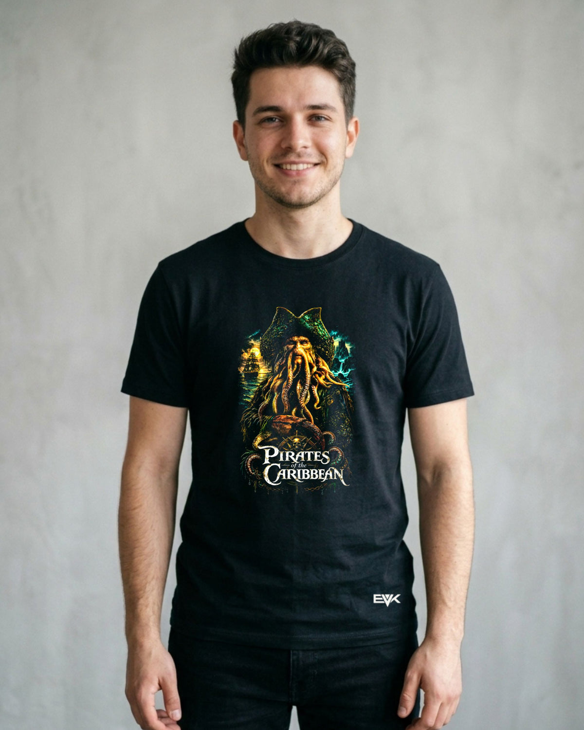 Camiseta Piratas do Caribe – Mona Jones