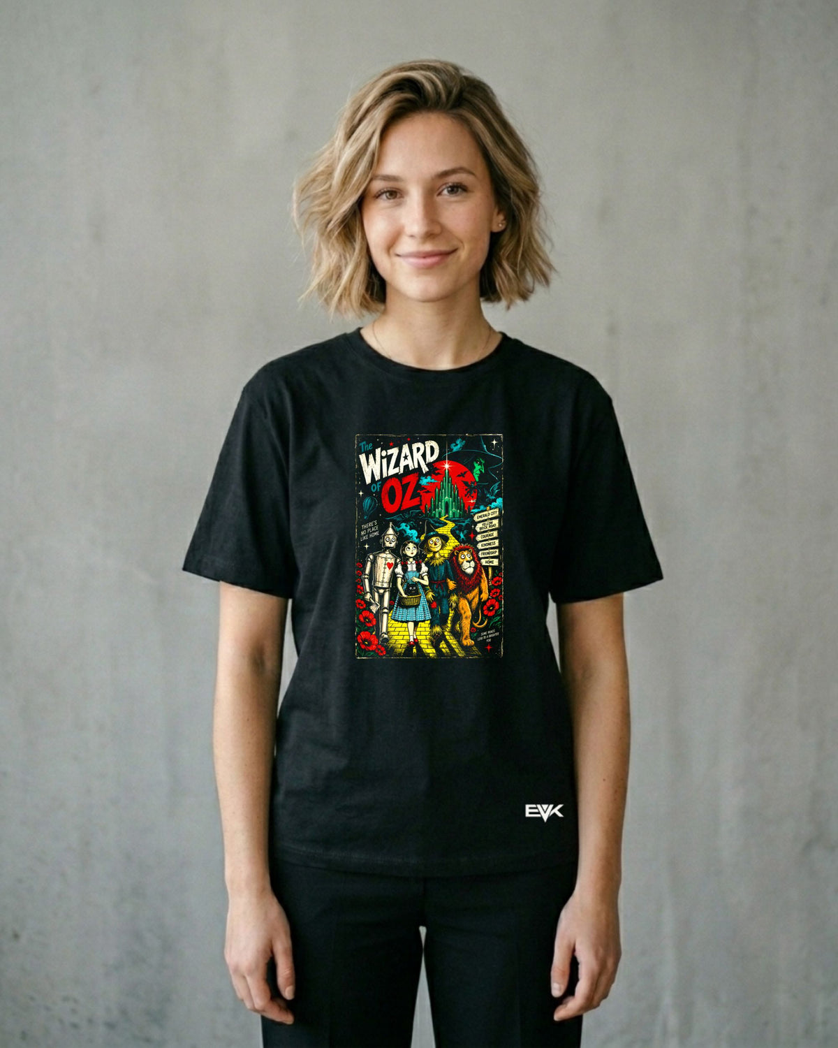 Camiseta O Mágico de Oz – Retro Dorothy and Friends Graphic
