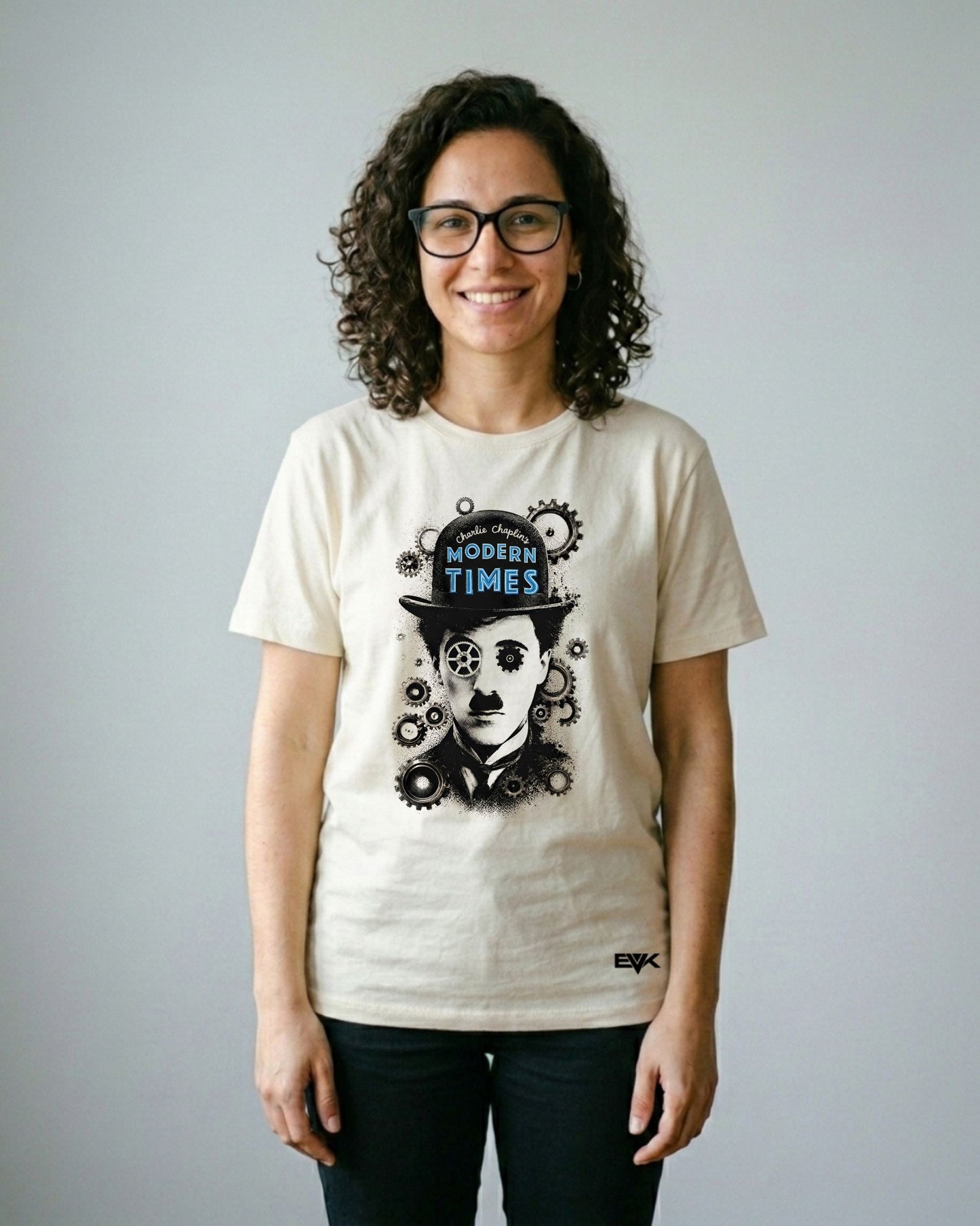 Camiseta Off-White Tempos Modernos – Electric Chaplin