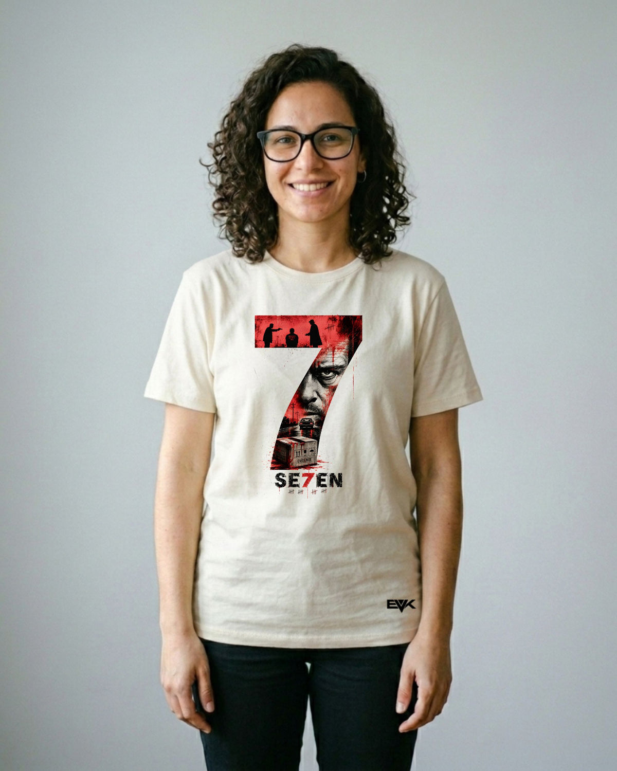 Camiseta Off-White Se7en – John Doe Number 7 Collage Graphic