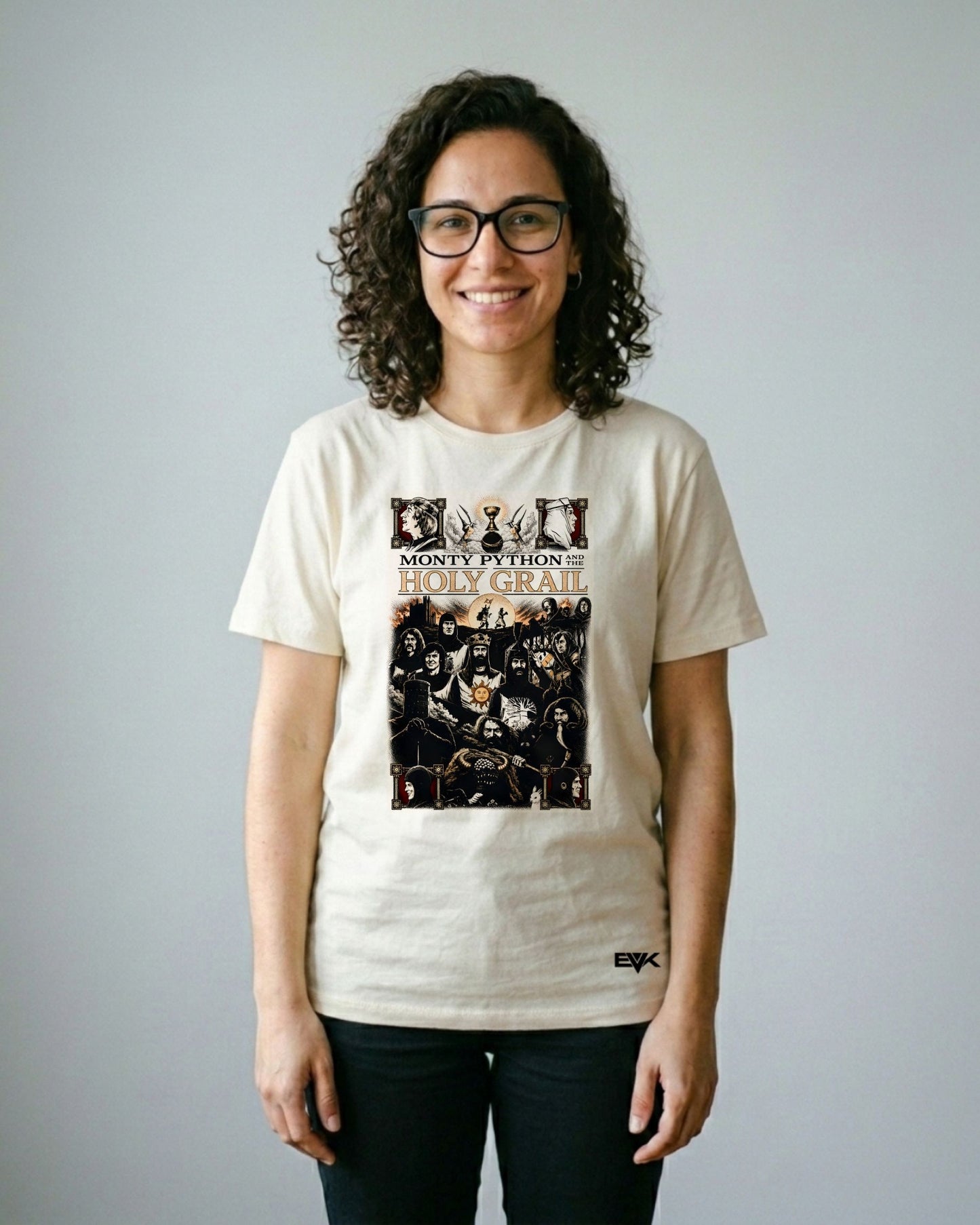 Camiseta Off-White Monty Python em Busca do Cálice Sagrado – Camelot Chronicles