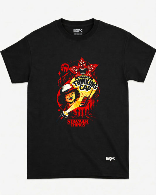 Camiseta Stranger Things – Dustin Thinking Cap
