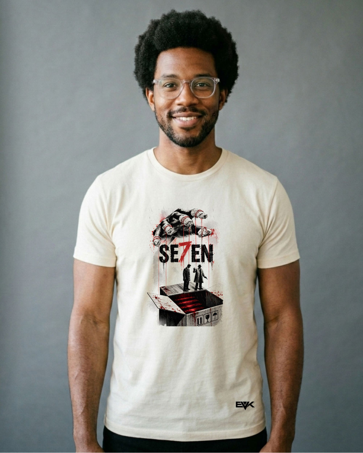 Camiseta Off-White Se7en – What's in the Box Puppet Graphic